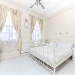 Апартаменты Spacious Apartment in Trendy Islington Лондон комната для гостей фото 5
