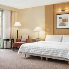 Отель Le Méridien Munich 5* Улучшенный номер с различными типами кроватей фото 8