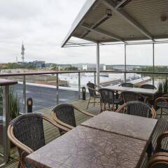 Отель Holiday Inn Helsinki - Expo, an IHG Hotel Финляндия, Хельсинки - 12 отзывов об отеле, цены и фото номеров - забронировать отель Holiday Inn Helsinki - Expo, an IHG Hotel онлайн балкон