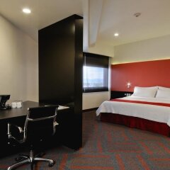 Отель Holiday Inn Dali Airport Мехико удобства в номере