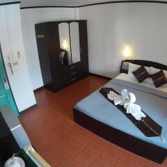 Отель Stanleys Guesthouse сейф в номере
