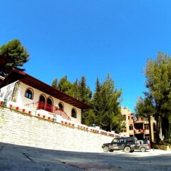 Отель Castle Park Албания, Берат - отзывы, цены и фото номеров - забронировать отель Castle Park онлайн парковка