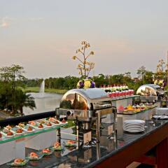 Отель Summit Windmill Golf Residence питание