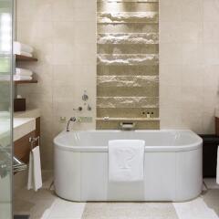 Отель The Peninsula Tokyo 5* Улучшенный номер с различными типами кроватей фото 2