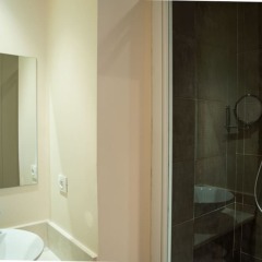 Отель La Villa Paris - B&B Франция, Париж - отзывы, цены и фото номеров - забронировать отель La Villa Paris - B&B онлайн ванная фото 2