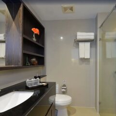 Altera Hotel And Residence Паттайя ванная
