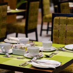 Protea Hotel by Marriott Benin City Select Emotan питание фото 2