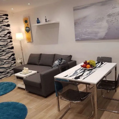 Отель Boliches apartment in first line Испания, Фуэнхирола - отзывы, цены и фото номеров - забронировать отель Boliches apartment in first line онлайн комната для гостей