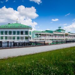 Гостиница на воде Волжская Жемчужина в Ярославле - забронировать гостиницу на воде Волжская Жемчужина, цены и фото номеров Ярославль пляж
