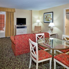 Отель Holiday Inn Chantilly-Dulles Expo Center, an IHG Hotel США, Чантилли - отзывы, цены и фото номеров - забронировать отель Holiday Inn Chantilly-Dulles Expo Center, an IHG Hotel онлайн комната для гостей фото 3