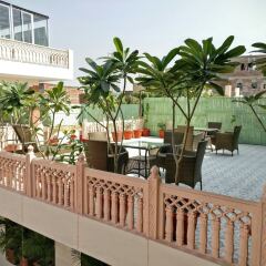 Suryaa Villa - A City Centre Hotel пляж