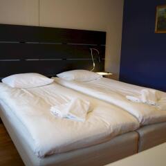 Spoton Hostel & Sportsbar комната для гостей