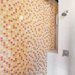 Saladaeng Gallery Hostel By Favstay Бангкок ванная