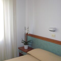 Hotel Sirena Римини удобства в номере фото 2