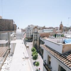 Отель Petit Palace Plaza de la Reina