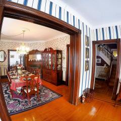 Отель Blue Gables Bed and Breakfast гостиничный бар