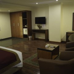 Grand Millennium Hotel in Lahore, Pakistan from 48$, photos, reviews - zenhotels.com guestroom photo 5