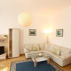 Апартаменты CheckVienna Edelhof Apartments комната для гостей фото 13
