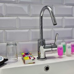Center Chic Hotel - an Atlas Boutique Hotel Израиль, Тель-Авив - отзывы, цены и фото номеров - забронировать отель Center Chic Hotel - an Atlas Boutique Hotel онлайн ванная фото 2