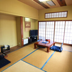 Отель Kiya Ryokan Мисаса бассейн