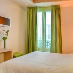 Отель Kyriad Paris 10 - Canal Saint Martin - République 3* Стандартный номер с различными типами кроватей фото 7