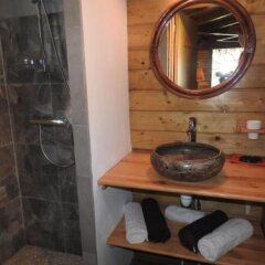 Insolite Ara Wakan / Ma cabane in Pointe-Noire, France from 221$, photos, reviews - zenhotels.com bathroom