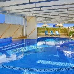 City Seasons Hotel Dubai бассейн