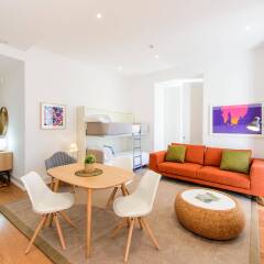 Отель Martinhal Lisbon Chiado Family Suites Лиссабон комната для гостей фото 2