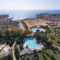 Отель VOI Arenella Resort Италия, Сиракуза - отзывы, цены и фото номеров - забронировать отель VOI Arenella Resort онлайн бассейн