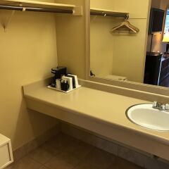 Отель Travelodge Tacoma Near McChord AFB (ex. Whiteroof Inn) США, Такома - отзывы, цены и фото номеров - забронировать отель Travelodge Tacoma Near McChord AFB (ex. Whiteroof Inn) онлайн удобства в номере