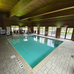 Отель Holiday Inn Express & Suites Bloomington - Mpls Arpt Area West Блумингтон бассейн
