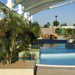 Отель Mercure Sydney Liverpool бассейн