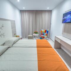 Nicholas Color Hotel комната для гостей фото 2
