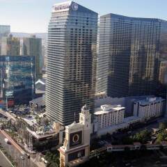 Отель GetAways at Jockey Club США, Лас-Вегас - отзывы, цены и фото номеров - забронировать отель GetAways at Jockey Club онлайн балкон