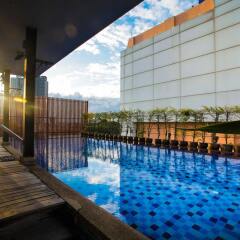Отель The Patra Hotel - Rama 9 Таиланд, Бангкок - 1 отзыв об отеле, цены и фото номеров - забронировать отель The Patra Hotel - Rama 9 онлайн бассейн