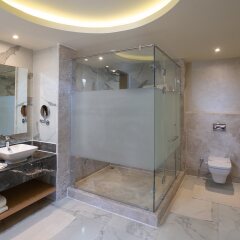Отель Albatros Palace Resort Hurghada - All Inclusive Египет, Хургада - 1 отзыв об отеле, цены и фото номеров - забронировать отель Albatros Palace Resort Hurghada - All Inclusive онлайн ванная