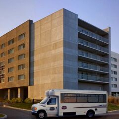 Отель Residence Inn by Marriott Montreal Airport Канада, Монреаль - отзывы, цены и фото номеров - забронировать отель Residence Inn by Marriott Montreal Airport онлайн городской автобус