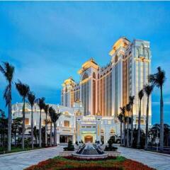 Отель Xiamen Goldcommon Royal Seaside Hotel and Hot Spring Китай, Сямынь - отзывы, цены и фото номеров - забронировать отель Xiamen Goldcommon Royal Seaside Hotel and Hot Spring онлайн городской автобус