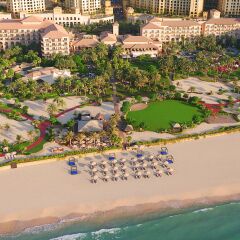 Отель The Ritz-Carlton, Dubai пляж