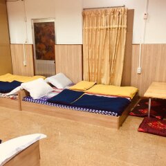 Отель Hai Cay Thong Homestay - Hostel Вьетнам, Далат - отзывы, цены и фото номеров - забронировать отель Hai Cay Thong Homestay - Hostel онлайн комната для гостей фото 2