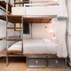 REST IS MORE Hostel Бангкок удобства в номере