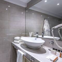 Отель Cronwell Platamon Resort ванная