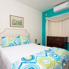 Апартаменты New Kingston Guest Apartment at Inglaterra III комната для гостей