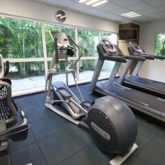 Отель Holiday inn Acapulco La Isla фитнесс-зал