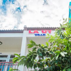 Отель La Uy Villa пляж