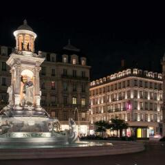 Отель Mercure Lyon Centre Beaux Arts Франция, Лион - отзывы, цены и фото номеров - забронировать отель Mercure Lyon Centre Beaux Arts онлайн вид на фасад фото 2