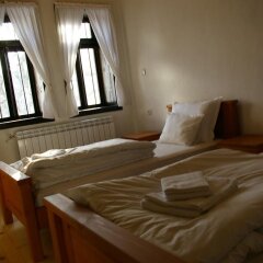 Отель Mutafova Guest House Шумен комната для гостей фото 5