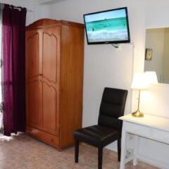 Отель Hostal Nevada Испания, Фуэнхирола - отзывы, цены и фото номеров - забронировать отель Hostal Nevada онлайн удобства в номере фото 2