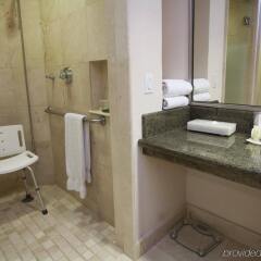 Отель Fiesta Inn Guadalajara Expo ванная фото 2