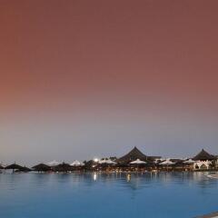 Отель Royal Zanzibar Beach Resort All Inclusive бассейн